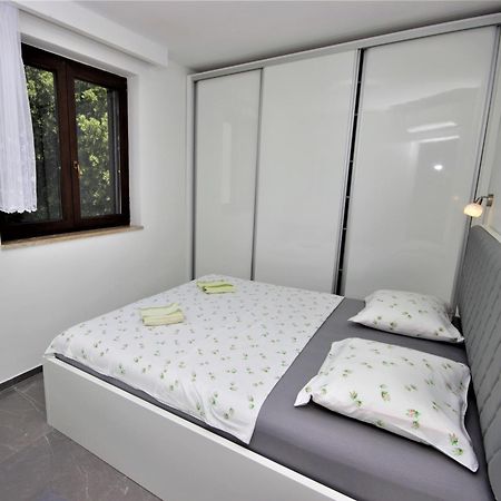 Apartments Smitran บานโจเล ภายนอก รูปภาพ
