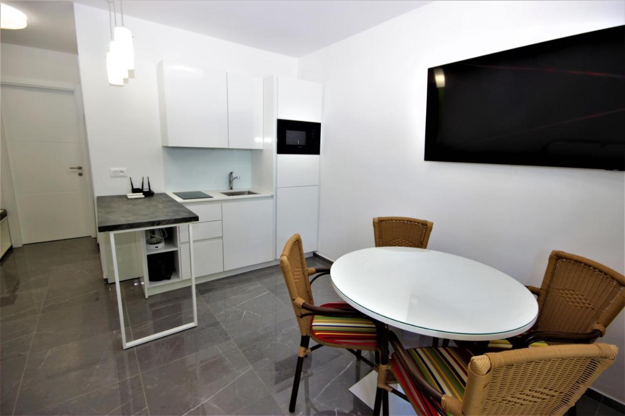 Apartments Smitran บานโจเล ภายนอก รูปภาพ