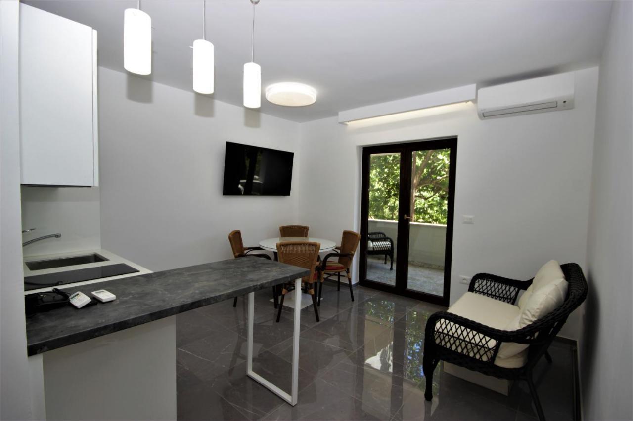 Apartments Smitran บานโจเล ภายนอก รูปภาพ