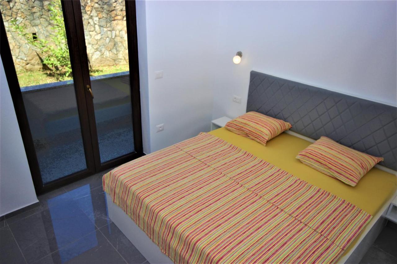 Apartments Smitran บานโจเล ภายนอก รูปภาพ