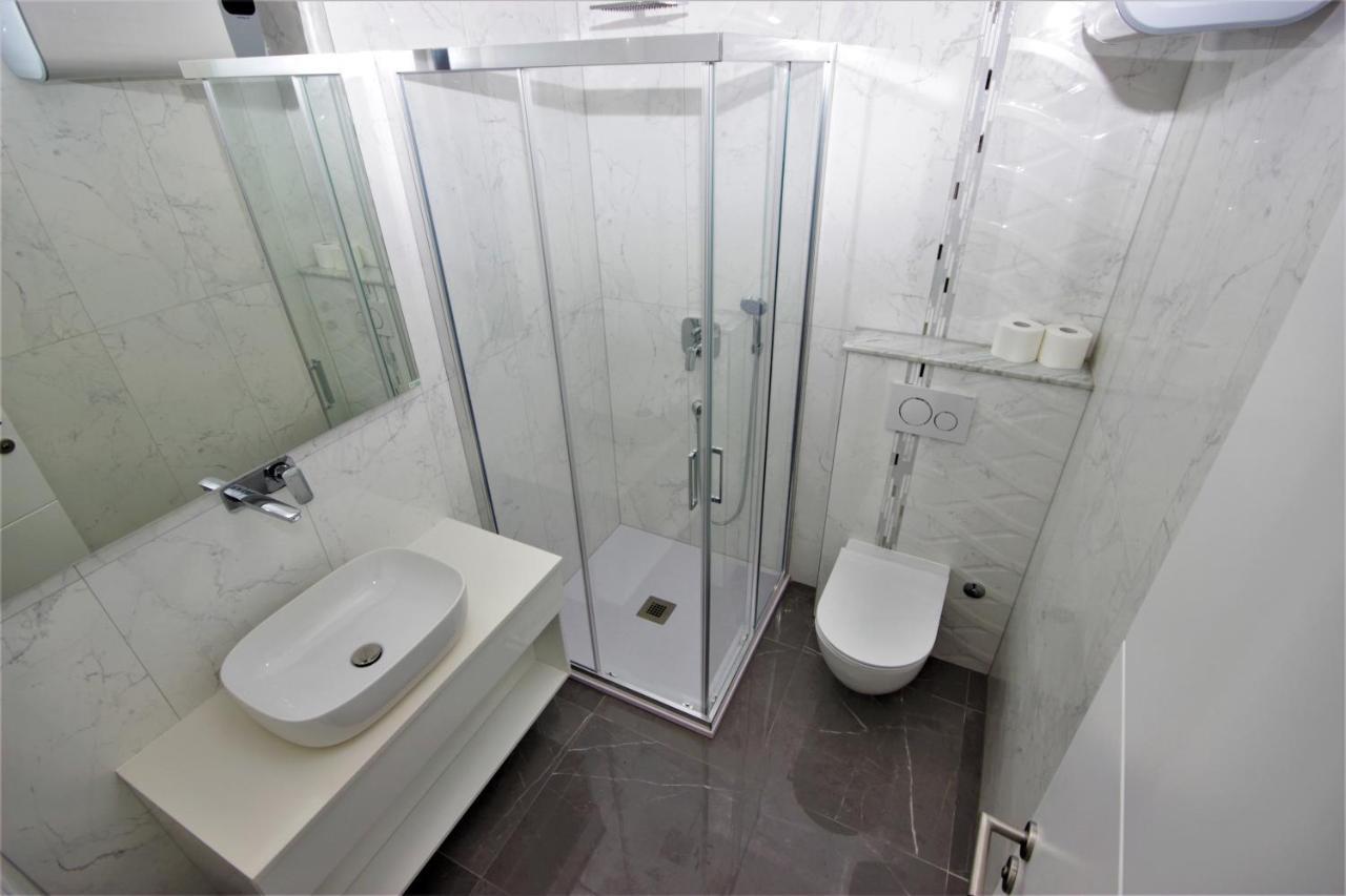 Apartments Smitran บานโจเล ภายนอก รูปภาพ