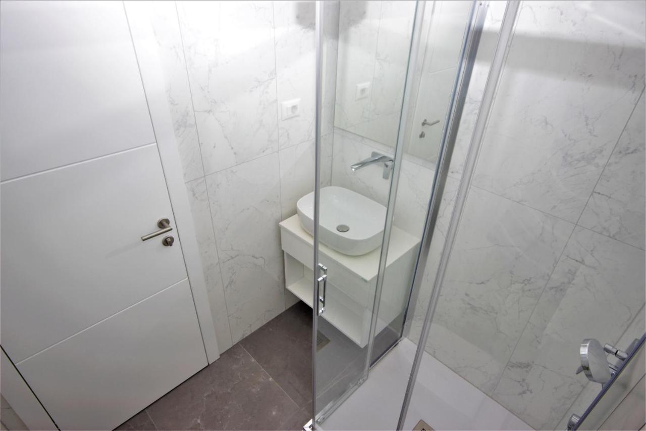 Apartments Smitran บานโจเล ภายนอก รูปภาพ