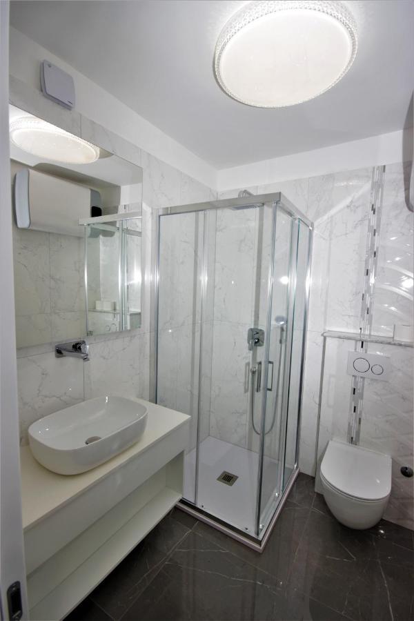 Apartments Smitran บานโจเล ภายนอก รูปภาพ
