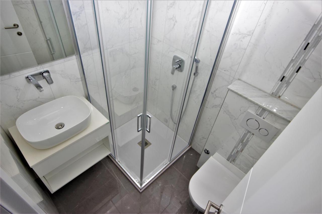 Apartments Smitran บานโจเล ภายนอก รูปภาพ