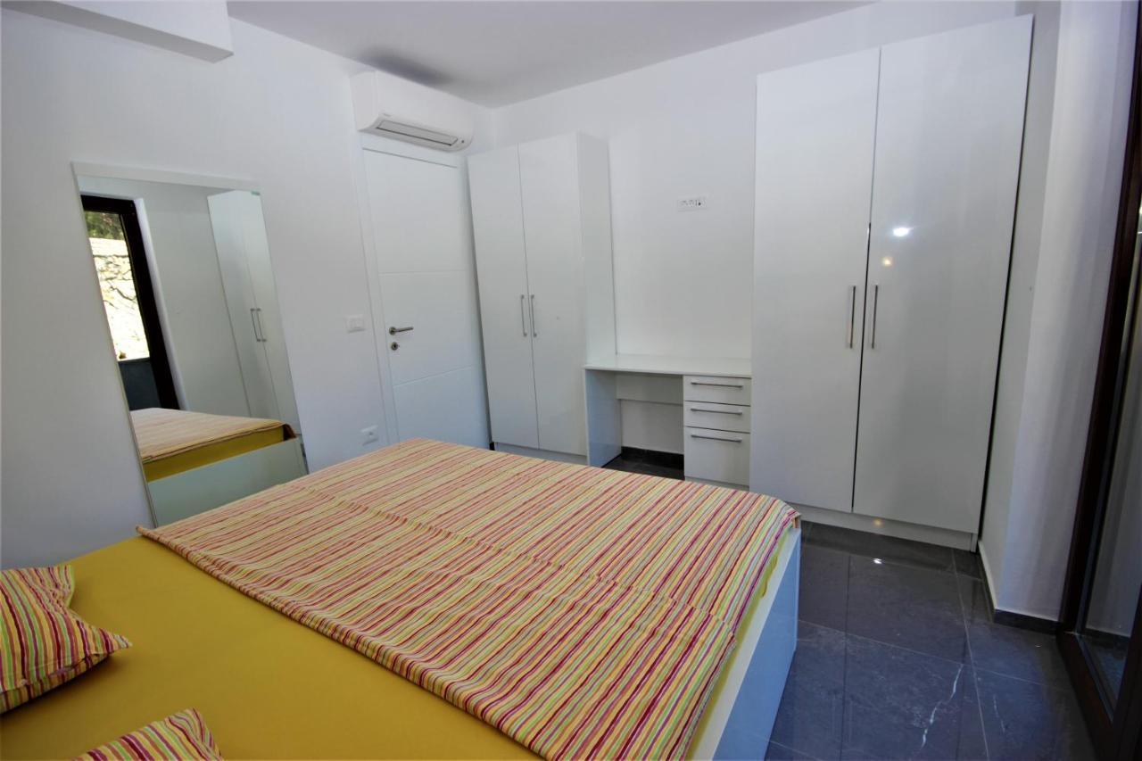 Apartments Smitran บานโจเล ภายนอก รูปภาพ