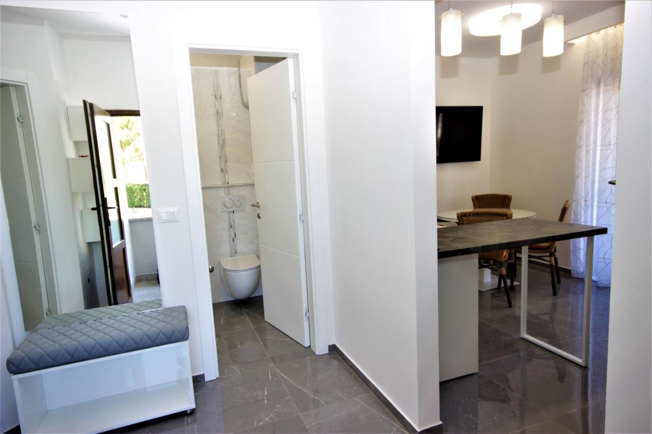 Apartments Smitran บานโจเล ภายนอก รูปภาพ