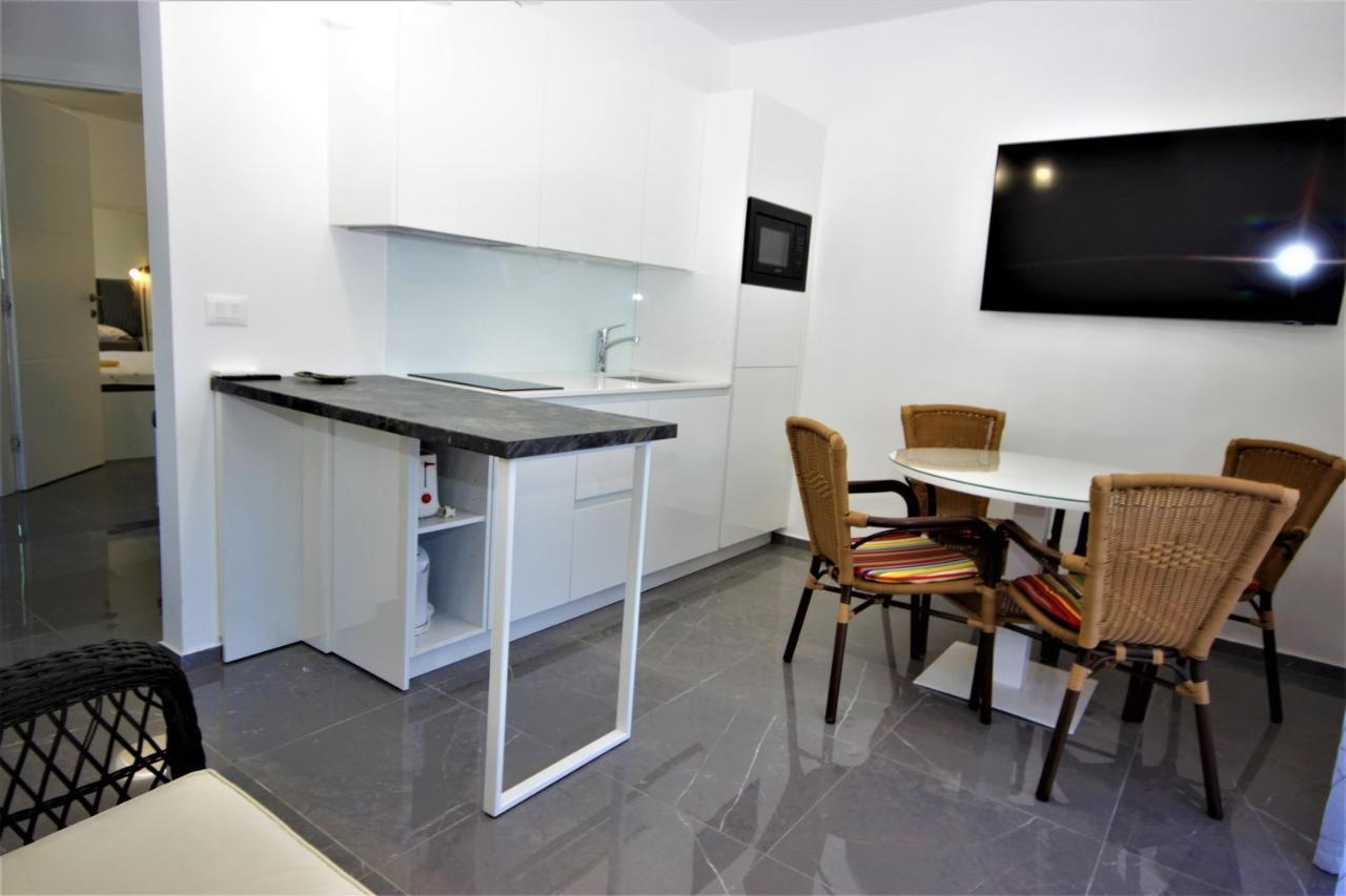 Apartments Smitran บานโจเล ภายนอก รูปภาพ